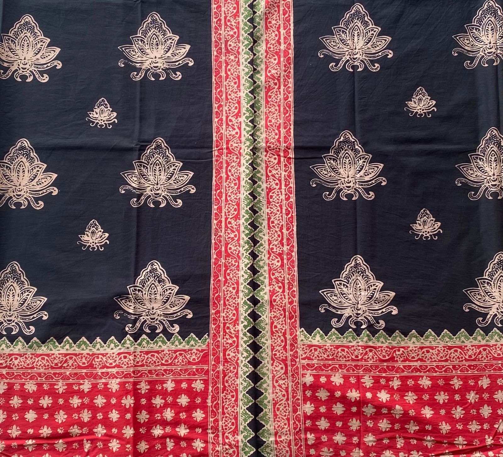 Batik Motif Warna Hitam